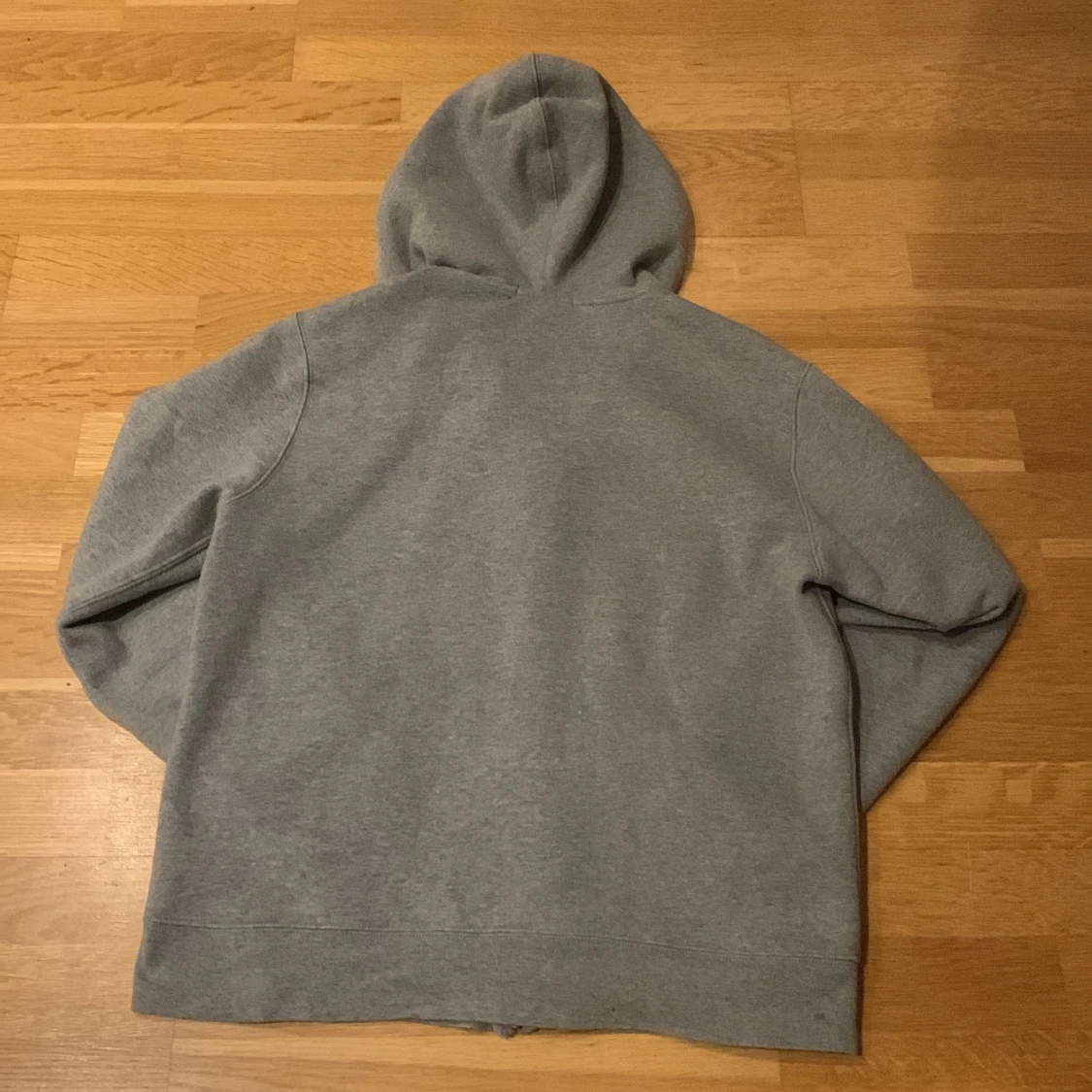 Grå hoodie från Ralph Lauren - 1
