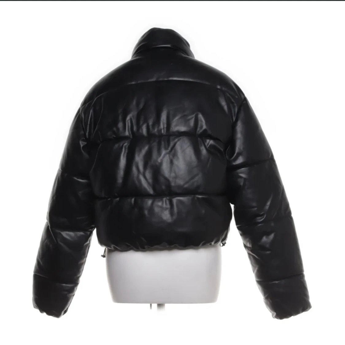 Svart pufferjacka ZARA - 1