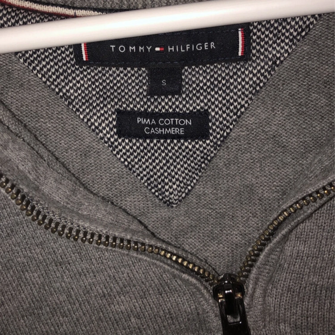 Grå tröja med dragkedja från Tommy Hilfiger - 1