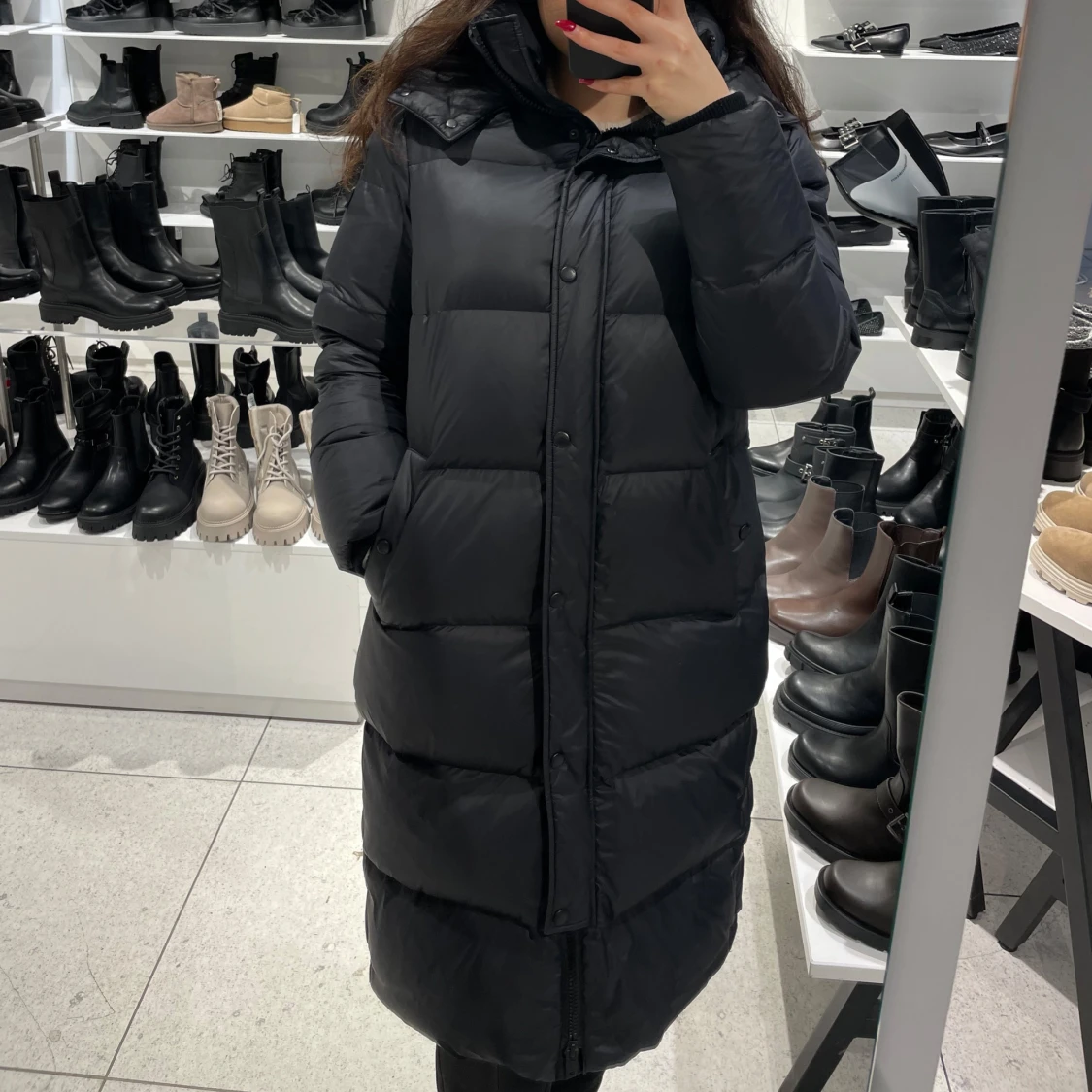 Svart lång dunjacka märke rockandblue 40 nyskick  - 3