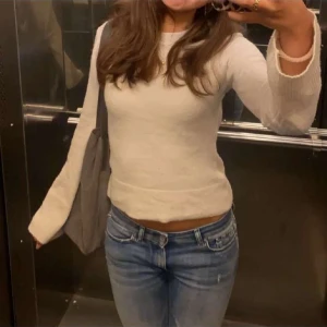 Vit stickad tröja - Superfin stickad tröja från hm! Tryck gärna på köpa nu.