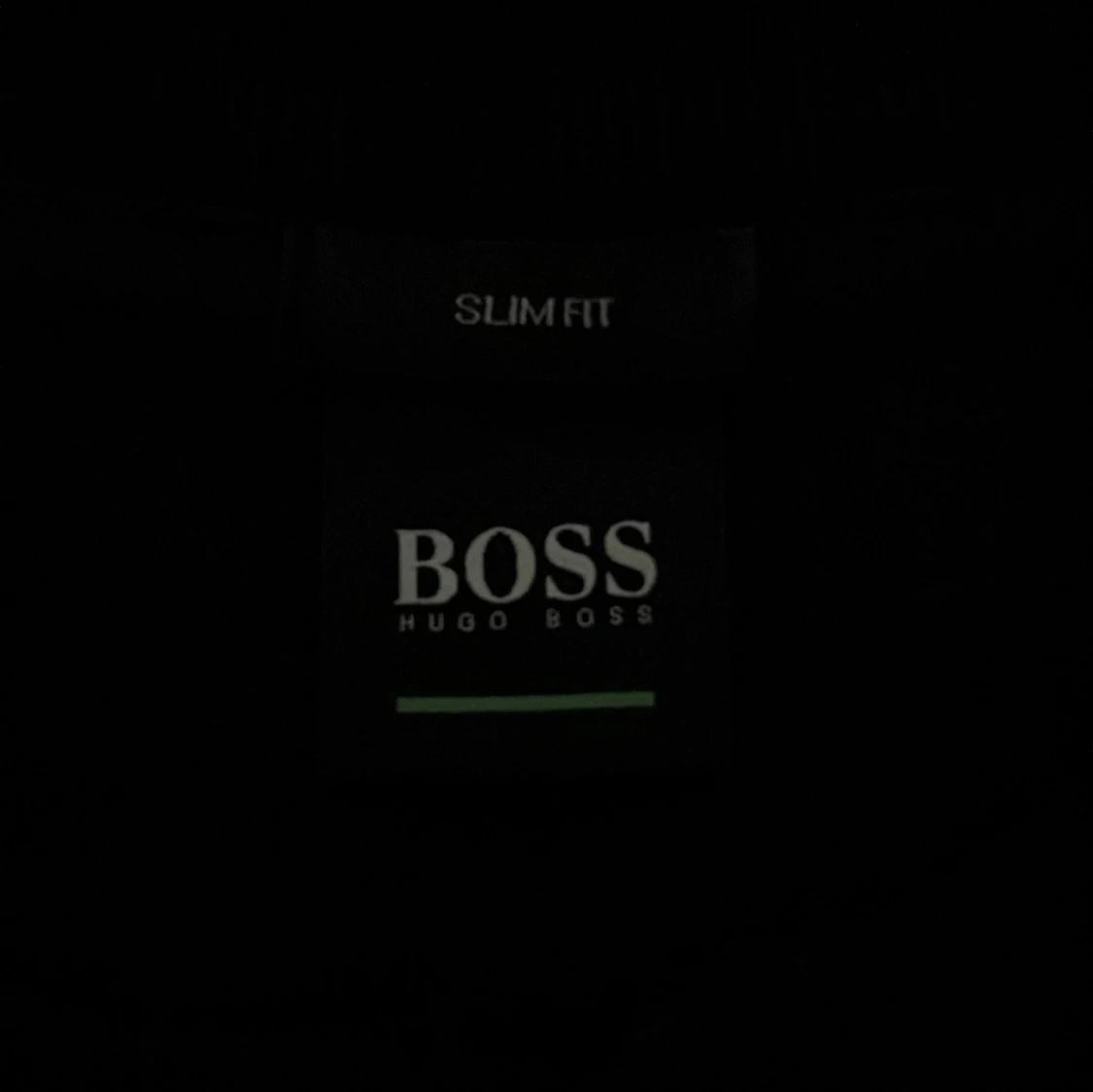 Svart tröja från Hugo Boss - 2