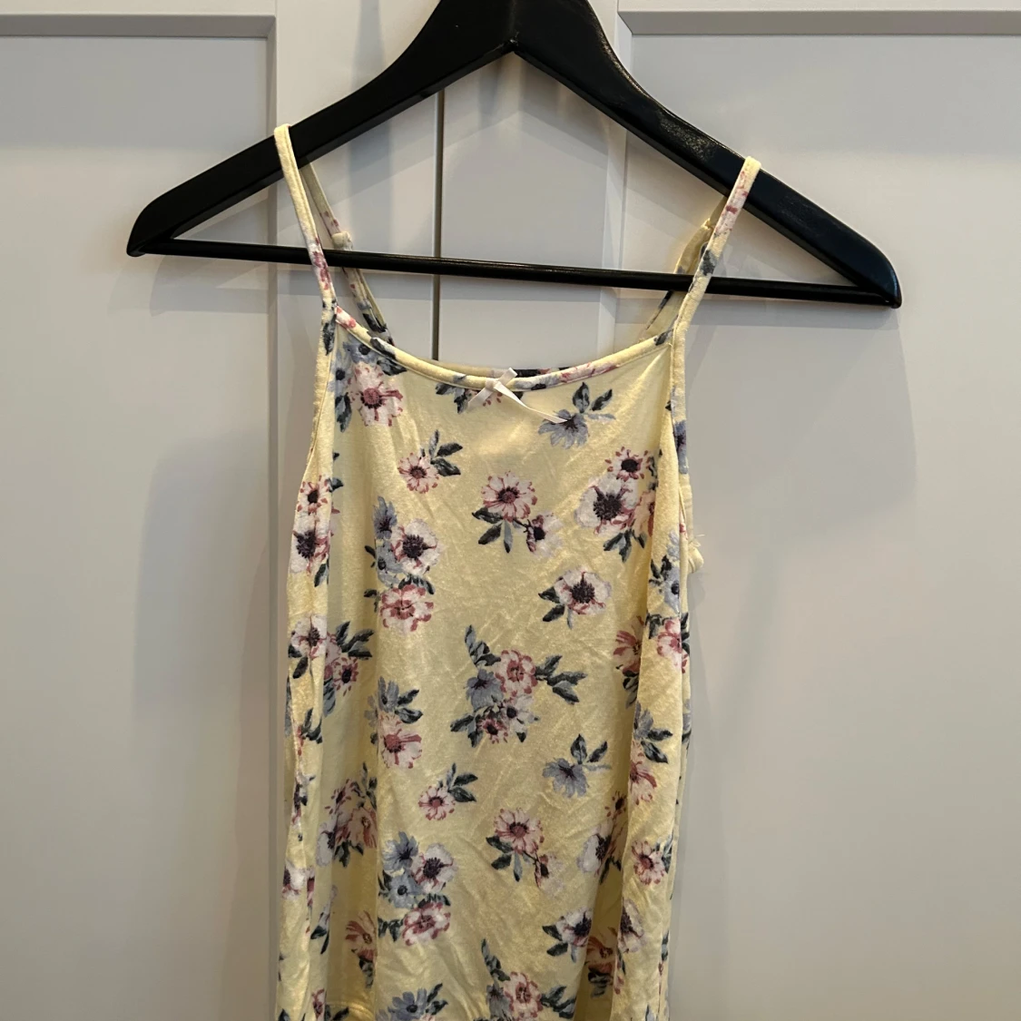 Gul blommig pyjamas - 1