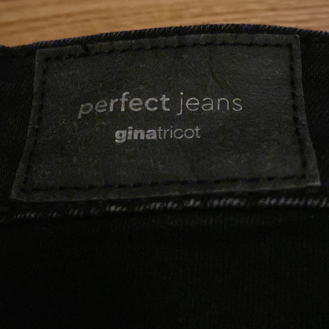 Svarta jeans från Gina Tricot - 1