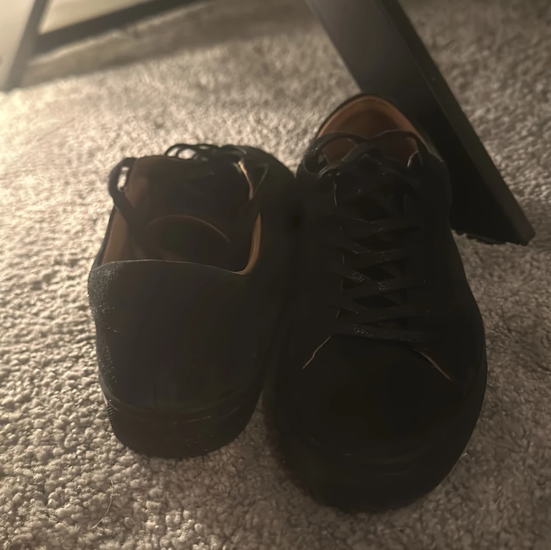 Svarta sneakers med snörning - 2