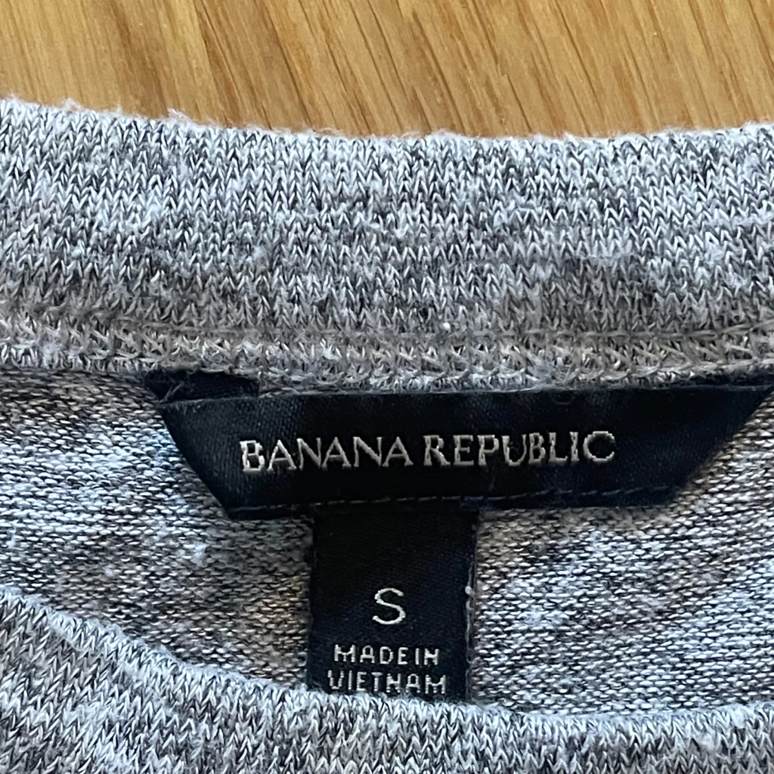 Grå långärmad tröja från Banana Republic stl S - 2
