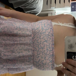 Söt kjol  - Så söt kjol som kan användas som både topp och kjol, helt oanvänd 💖💖 strl s