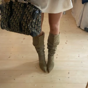 Boots / stövlar  - Säljer mina favvo stövlar ❤️❤️SÅÅ snygga verkligen!!