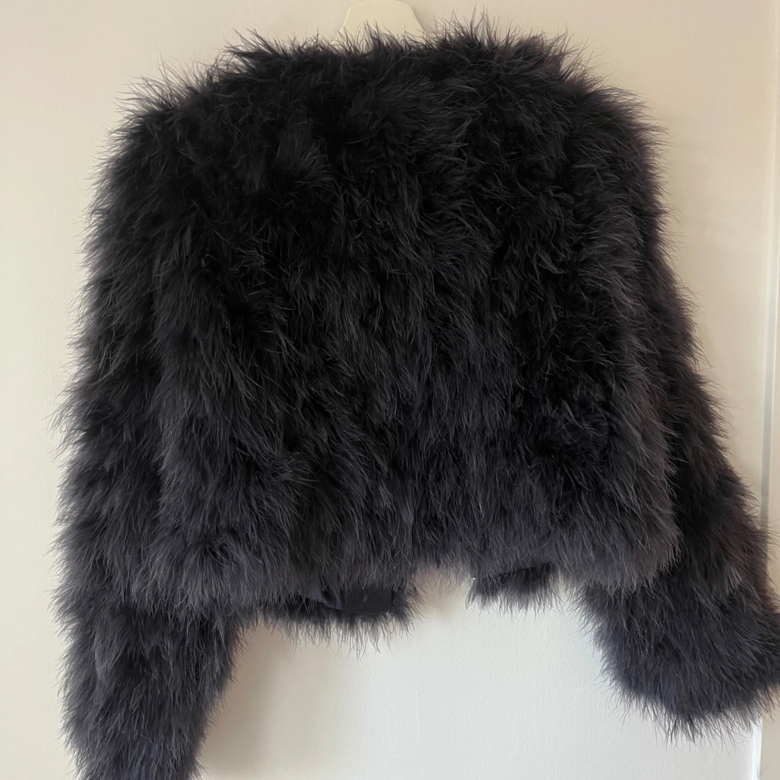 Kort jacka i strutsfjäder - 90