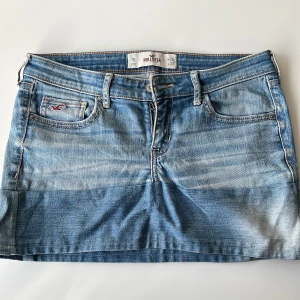 Lågmidjad jeanskjol hollister - Så fin lågmidjad jeanskjol från hollister⭐️