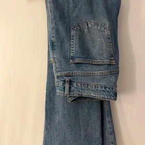 low waits jeans  - snygga lågmidjade jeans från h&m Perfekt längd och midjemått för storlek S/M Bra skick, inga defekter