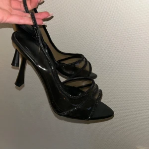 Glitterklackar - Endast använda en gång, passar till 36/37