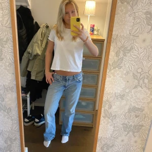 Jeans - Jättesnygga raka jeans i en baggy modell❤️