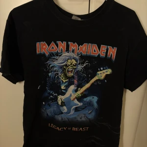 Iron Maiden tisha  - Säljer då det inte är min stil mer💕 är i gott skick 
