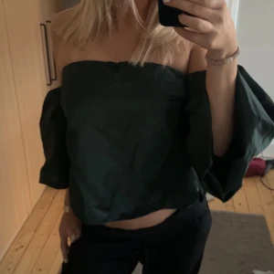snygg festtopp - så snyg off shoulder topp som passar perfekt till middag eller fest!!
