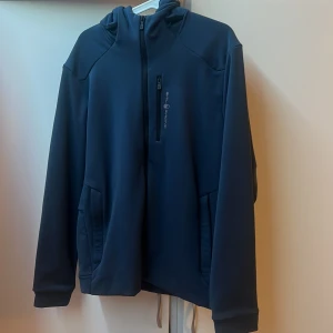 Sailracing Hoodie  - Sailracing Hoodie i storlek L 