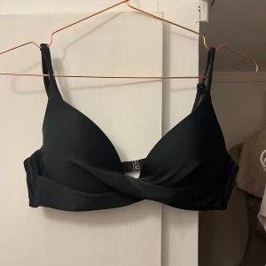 Bikinitopp - Använd fåtal gånger, men i bra skick! Storleken: 70D