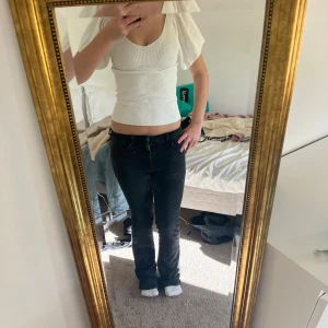 Vitt Only topp - Bra sick, är i S men lite större i storleken. Knytt i ryggen. Nypris 200