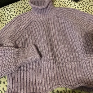 Stickad tröja  - Oanvänd 