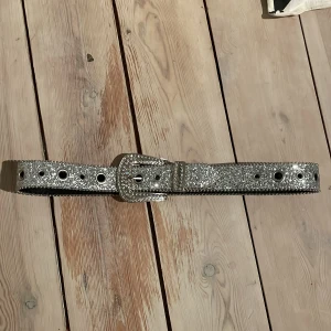 y2k skärp - fint skärp som inte är min stil❤️