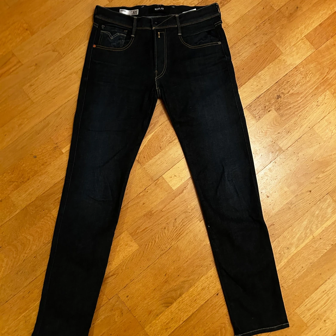 Mörkblå jeans från Replay - 90