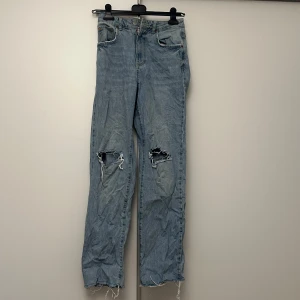 Jeans  - bra skick, endast använde ett få tal gånger W26 L32