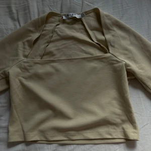 Na-Kd topp💕 - Vanlig beige topp som inte används 🩷