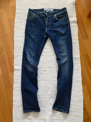 Jacob Cohën slim fit - Mörkblå Jacob Cohen jeans Style 688 I gott skick.
