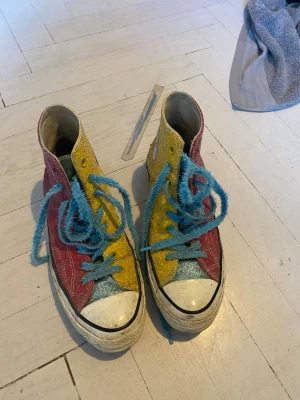 Jw Anderson x converse  - Size 41,5 men passar 40–41 mera . 5-6/10 cond . Har nog lådan kvar nånstans om de skulle behövas 