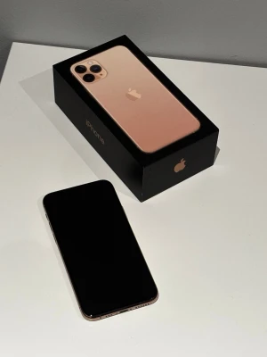 IPhone 11 pro 256gb - Kan skickas eller mötas upp. Telefonen har aldrig öppnats. Tveka inte att höra av dig. Priset går att diskuteras. Kartong och tillbehör ingår.