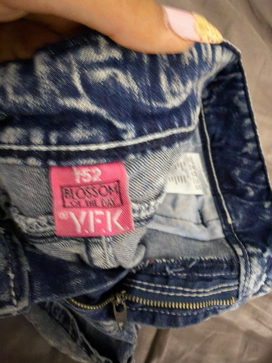 Blå denimshorts med tvättad look - 2
