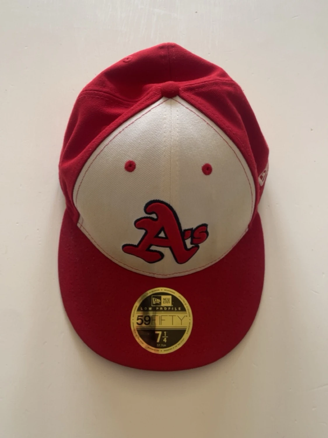 Röd och vit A's keps 59FIFTY