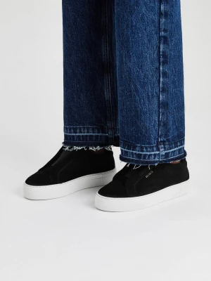 Axel Arigato clean 360 laceless - Axel Arigato clean 360 laceless dam skor i strl 37, vid intresse skicka ett meddelande till mig för bilder. Nypris runt 2k, mitt pris 500kr
