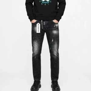 Dsquared2 Jeans Svart Strl 42 - Högkvalitativ replika  Storlek: 42 Pris: 1199kr Leverans: Skickas inom 24 timmar Lager: Begränsat antal