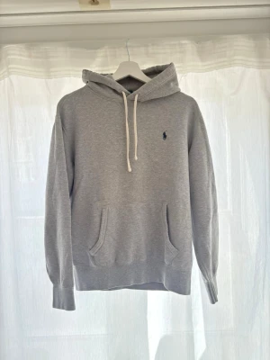 Ralph Lauren Hoodie Grå storlek M - Storlek M, nysick 