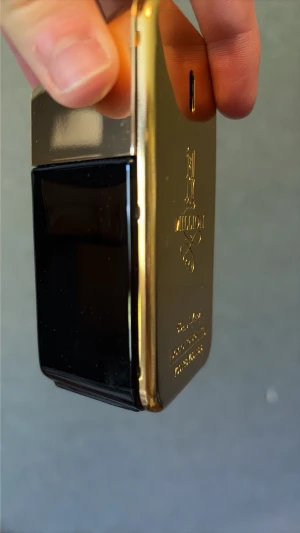 1 Million EDT - Äkta Rabanne 1 Million Eau de Toilette, 50 ml. Cirka 2 år gammal men har fortfarande väldigt mycket kvar. Se bilder för exakt mängd. Förvarad inomhus och varsamt använd. Skickas väl emballerad.