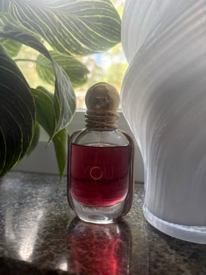 Power of You parfymflaska - parfym från Giorgio Armani  'Power of You'. Säljer den för att den inte kommer till användning längre 🌸