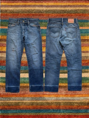 *Straight Fit* Levi’s 504 - Ett par extremt snygga Levi’s jeans med en trevlig wash! Modellen kallas 504 och är rak! Storlek 31/32, utgå från måtten på sista bilden. Hör av dig vid frågor! 