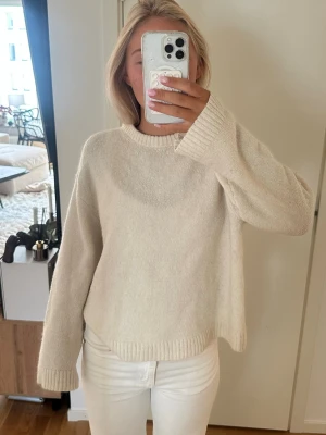 Stickad tröja - Säljer min stickade tröja från Gina🌸🌸