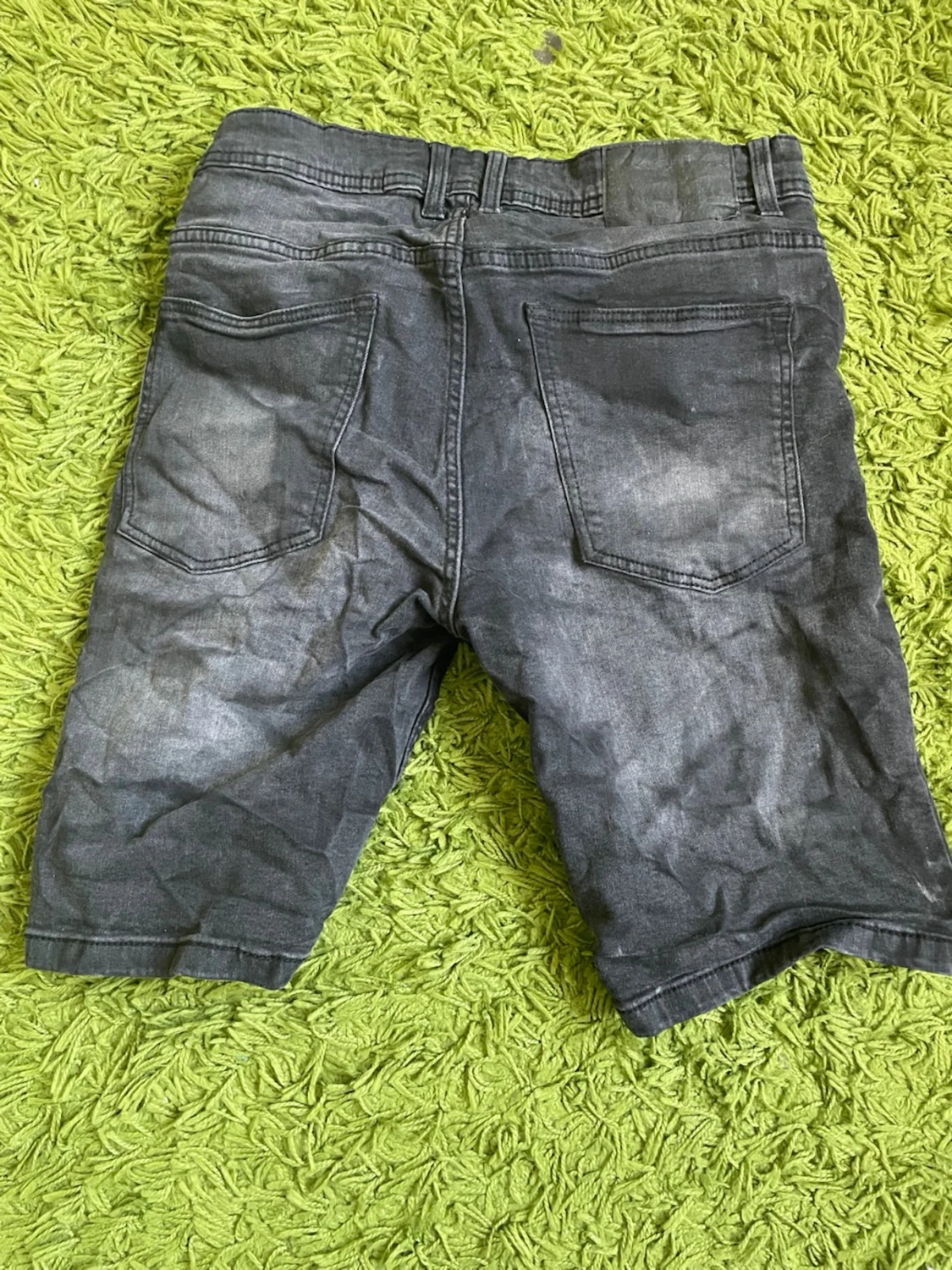 Svarta jeansshorts med fem fickor - 1