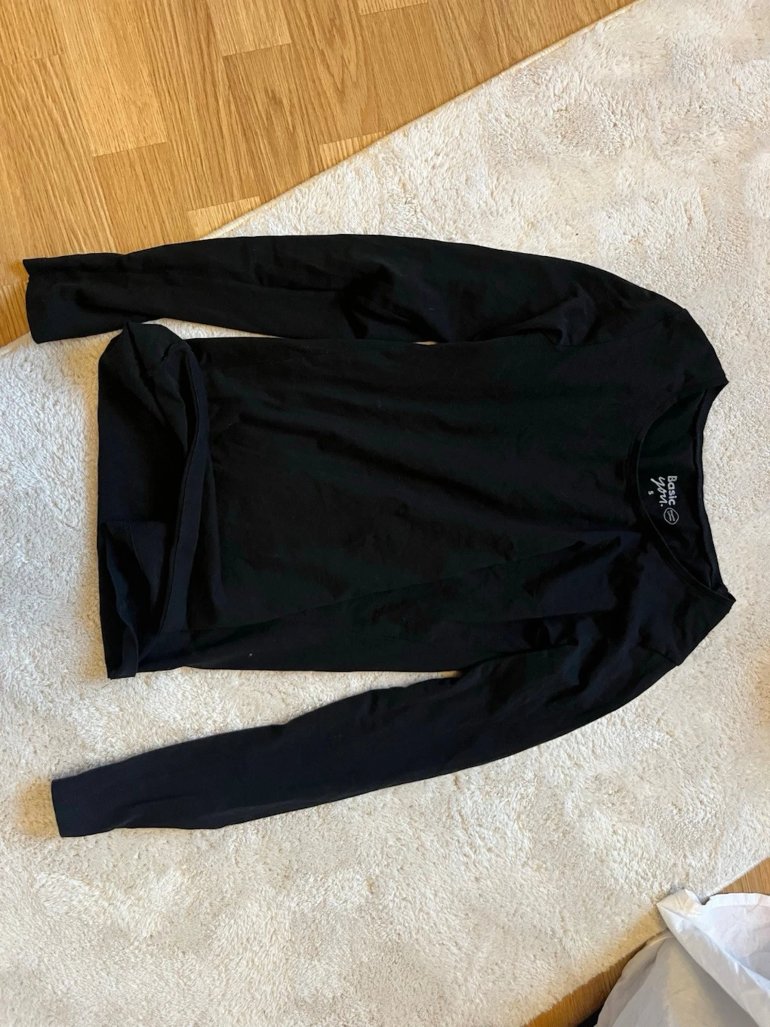 Svart långärmad basic tröja - 1