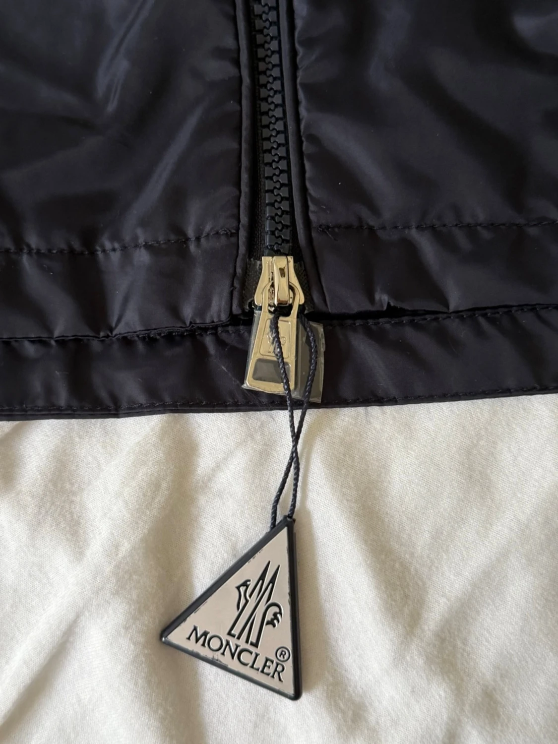 Mörkblå vindjacka från Moncler - 4