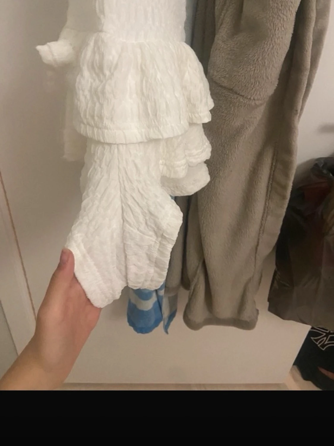 Vit ärmlös kortklänning med struktur - 3
