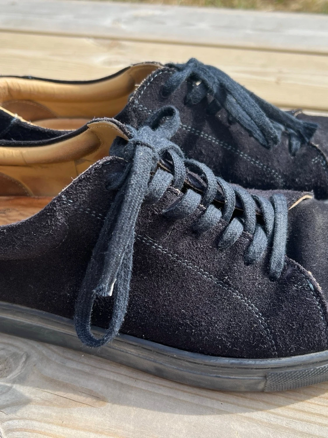 Marinblå sneakers från Myrqvist med snörning - 1