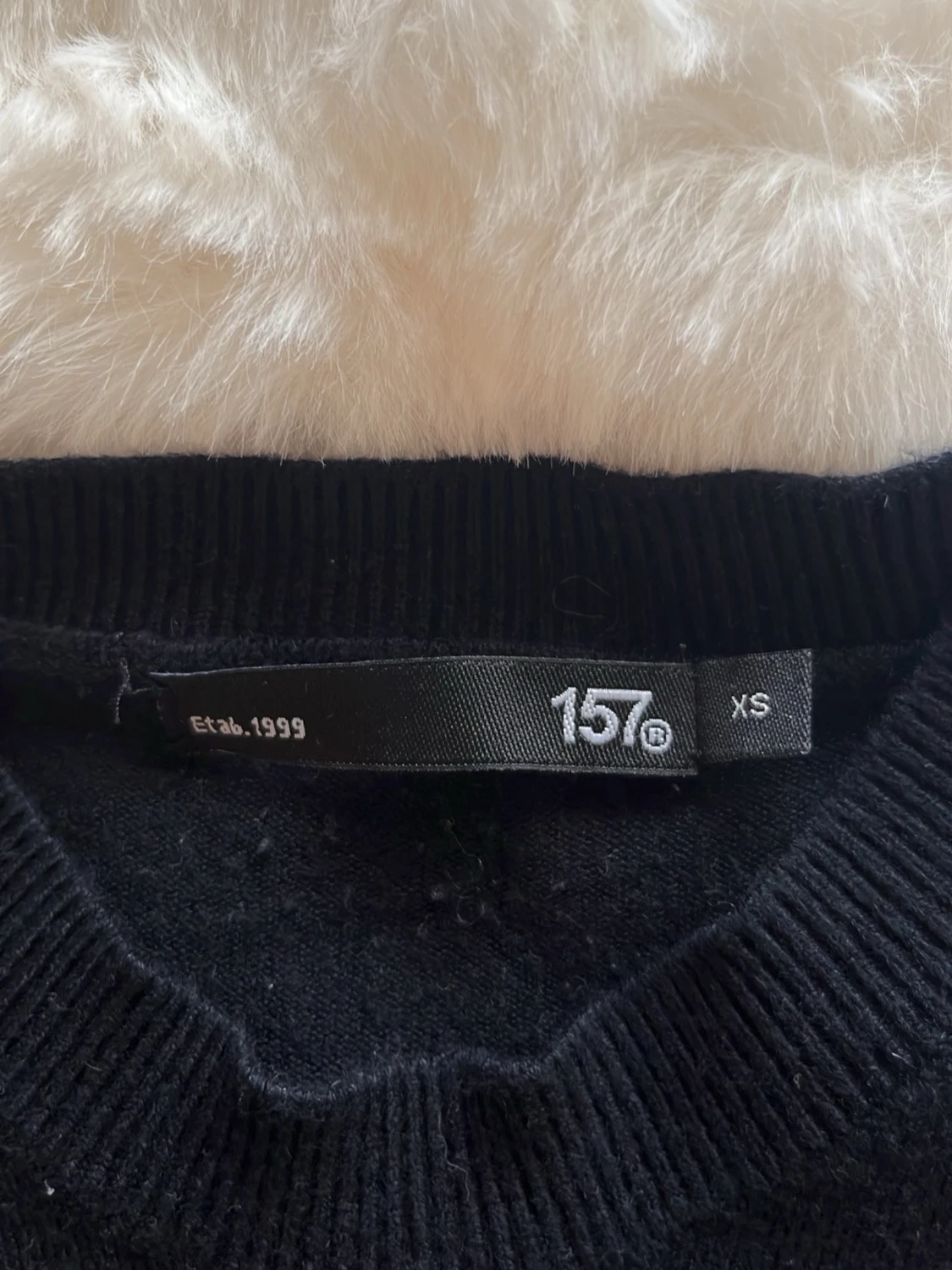 Svart topp från 157 med kort ärm - 1