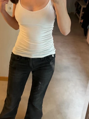 Jeans - behöver sälja mina jeans help a girl out❤️