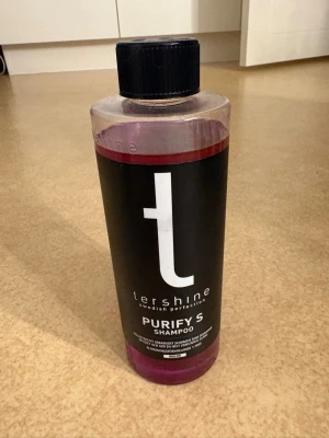 Shampoo hallon - I doften hallon. Använd lite. Purify s.