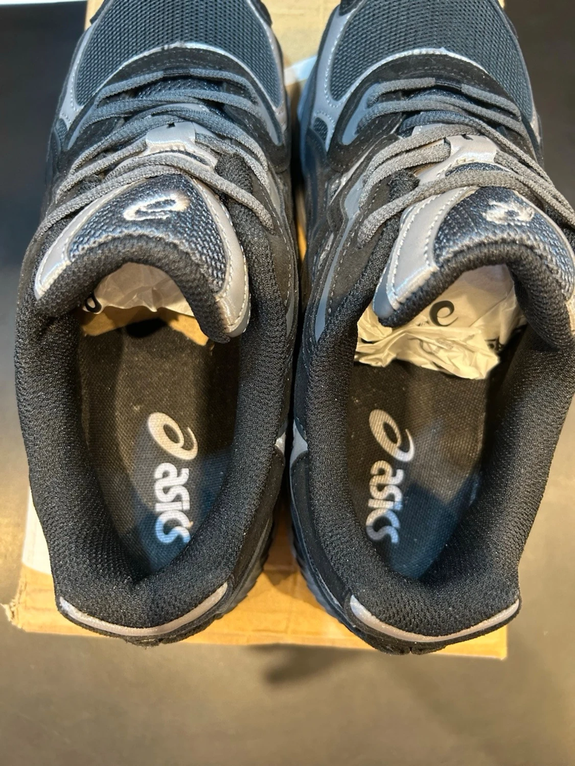ASICS GEL-NYC – Svart/Grå  - 3