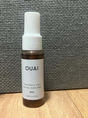 OUAI - Ibiza Fragrance Mist 25 ml - En mini format av ibiza parfym misten! Endast testad en gång men tyvärr inget för mig. Perfekt storlek för att testa eller ha med i väskan :) 