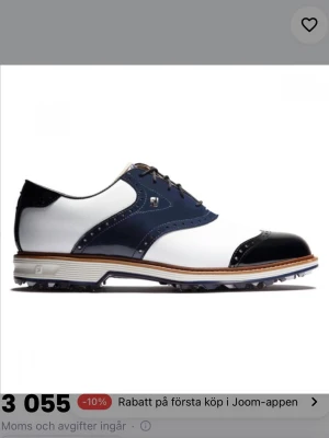 Footjoy Premiere Wilcox - Golfskor från FJ i modell Premiere Series Wilcox | Riktigt snygg modell som inte tillverkas längre | Storlek US 7.5, passar EU 41 | Nyskick! Endast använda 2 gånger! | Pris 1899kr | Hör av dig vid frågor eller funderingar!